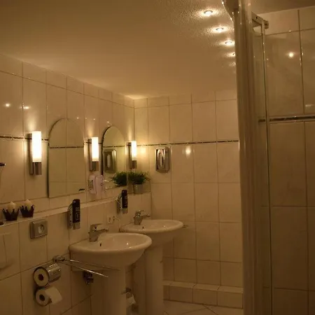 Landgasthof Hüttenschenke Hotel *