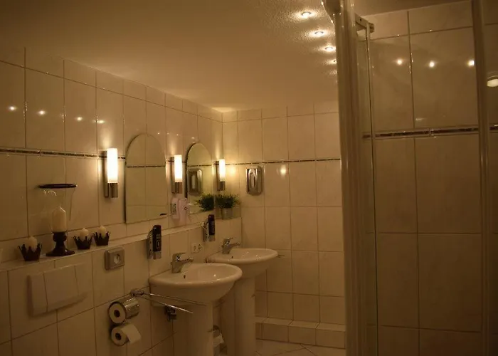 Landgasthof Huettenschenke Hotel *